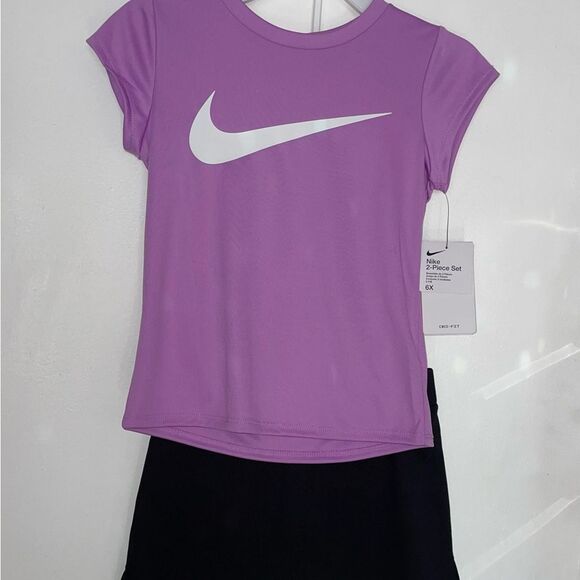 Nike Kids Purple T-Shirt - Picture 1 of 4